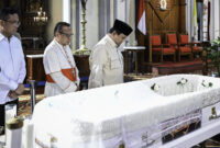 Foto BPMI Setpres: Presiden Prabowo melayat Uskup Agung Kupang di dampingi Kardinal Mgr. Ignatius Suharyo.