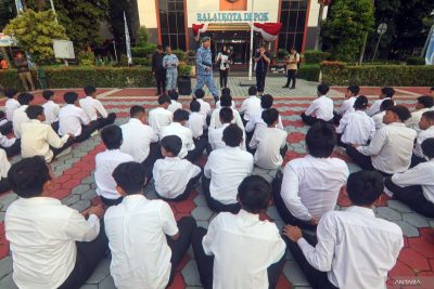 Pendidikan: Antara Pendekatan Ala Barak Militer dan 