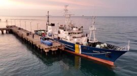 Menteri Trenggono Kerahkan KP. Orca 05 Bantu Warga Pulau Enggano